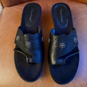 BareTrap platform sandals with floral details